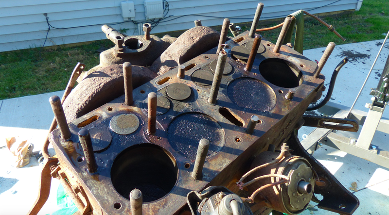 Illustration for article titled Here's What The Inside Of A Neglected World War II Jeep Engine Looks Like